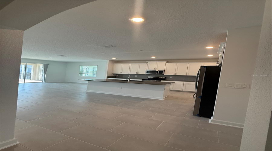 DAVENPORT, Florida 33896, 6 Bedrooms Bedrooms, ,5 BathroomsBathrooms,Residential,For Sale,KINGSBARN,0,MFRO6350323