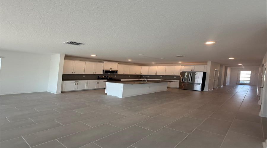 DAVENPORT, Florida 33896, 6 Bedrooms Bedrooms, ,5 BathroomsBathrooms,Residential,For Sale,KINGSBARN,0,MFRO6350323