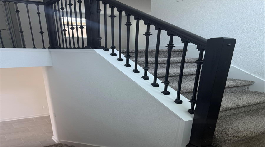 DAVENPORT, Florida 33896, 6 Bedrooms Bedrooms, ,5 BathroomsBathrooms,Residential,For Sale,KINGSBARN,0,MFRO6350323