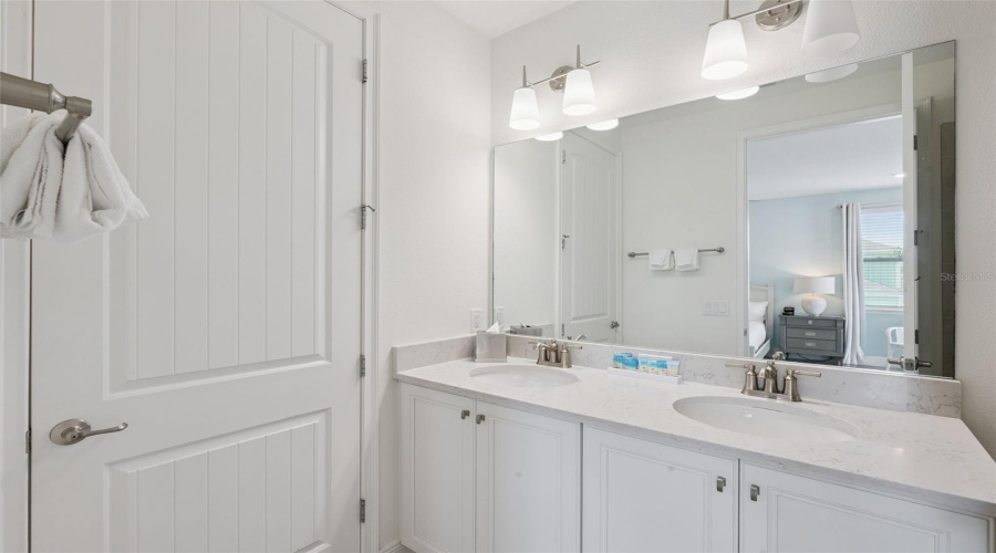 KISSIMMEE, Florida 34747, 5 Bedrooms Bedrooms, ,4 BathroomsBathrooms,Residential,For Sale,KNEE DEEP,0,MFRS5149245