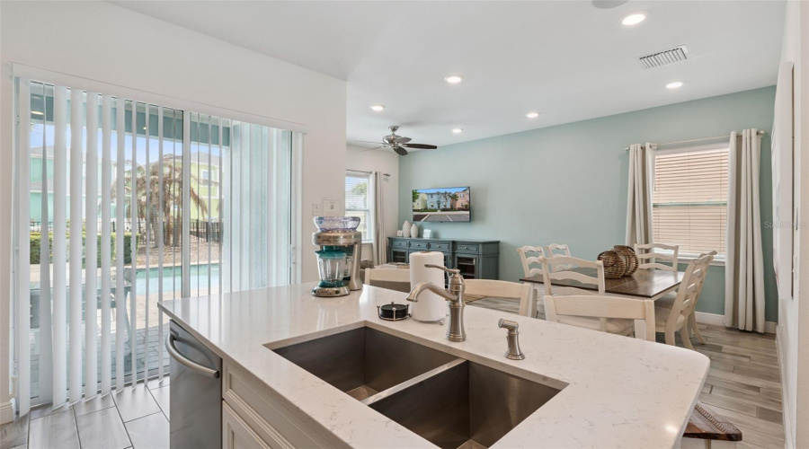 KISSIMMEE, Florida 34747, 5 Bedrooms Bedrooms, ,4 BathroomsBathrooms,Residential,For Sale,KNEE DEEP,0,MFRS5149245