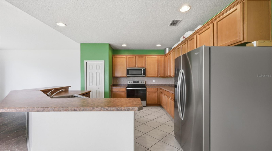 DAVENPORT, Florida 33897, 5 Bedrooms Bedrooms, ,3 BathroomsBathrooms,Residential,For Sale,CORVINA,0,MFRO6404979