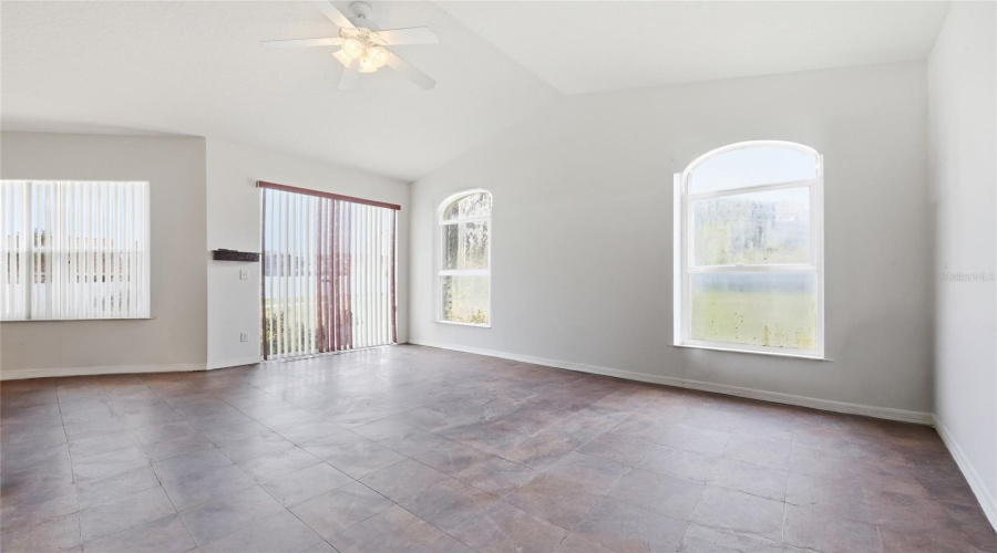 DAVENPORT, Florida 33897, 5 Bedrooms Bedrooms, ,3 BathroomsBathrooms,Residential,For Sale,CORVINA,0,MFRO6404979