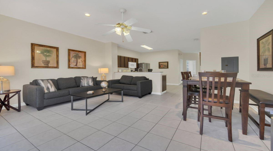 KISSIMMEE, Florida 34747, 3 Bedrooms Bedrooms, ,3 BathroomsBathrooms,Residential,For Sale,RENSHAW,0,MFRO6404535