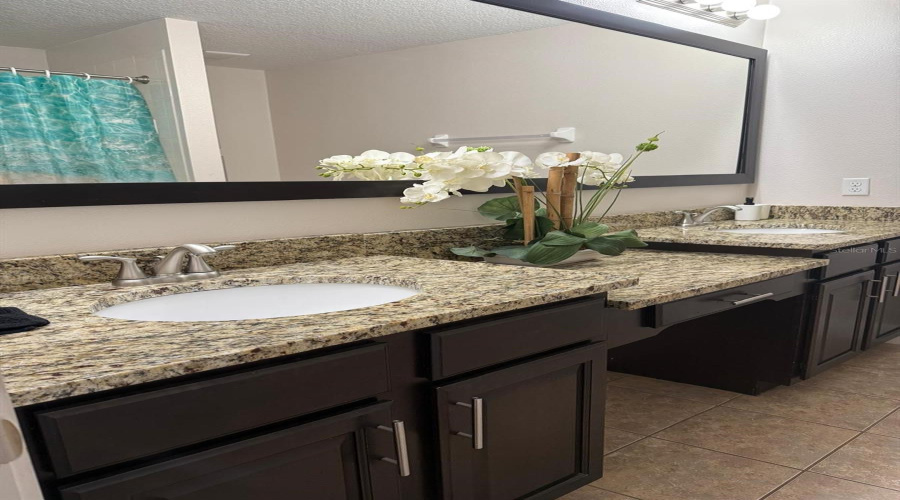 DAVENPORT, Florida 33896, 3 Bedrooms Bedrooms, ,2 BathroomsBathrooms,Residential,For Sale,ROSEVILLE,0,MFRS5149262
