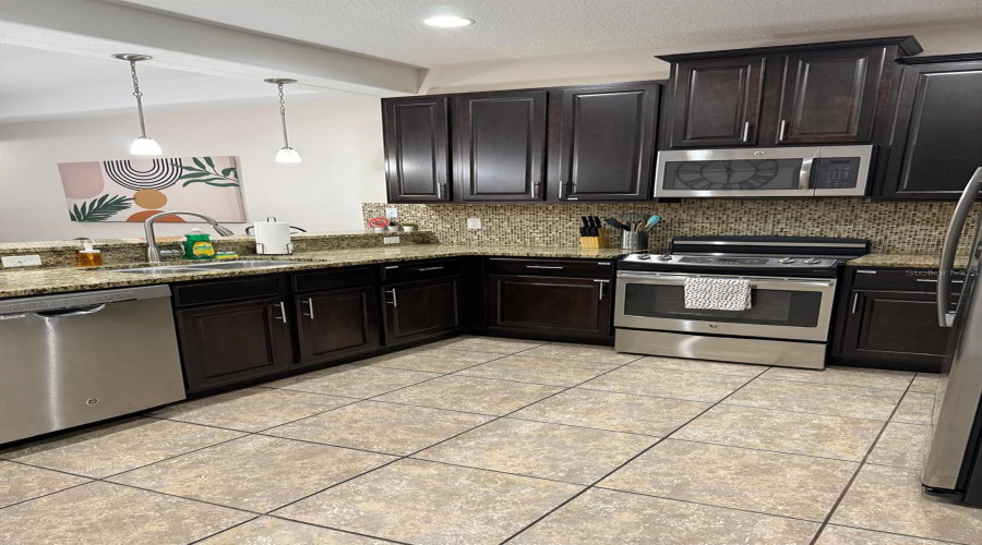 DAVENPORT, Florida 33896, 3 Bedrooms Bedrooms, ,2 BathroomsBathrooms,Residential,For Sale,ROSEVILLE,0,MFRS5149262