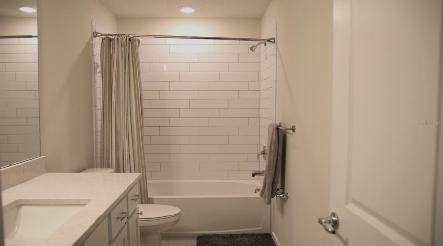 DAVENPORT, Florida 33896, 4 Bedrooms Bedrooms, ,3 BathroomsBathrooms,Residential,For Sale,VISION,0,MFRO6404842