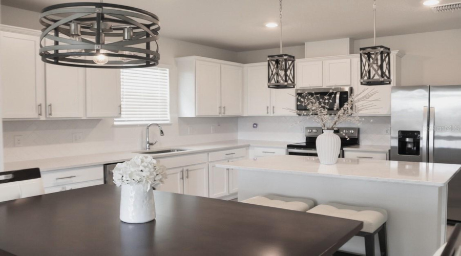DAVENPORT, Florida 33896, 4 Bedrooms Bedrooms, ,3 BathroomsBathrooms,Residential,For Sale,VISION,0,MFRO6404842