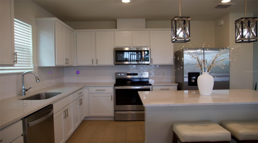 DAVENPORT, Florida 33896, 4 Bedrooms Bedrooms, ,3 BathroomsBathrooms,Residential,For Sale,VISION,0,MFRO6404842