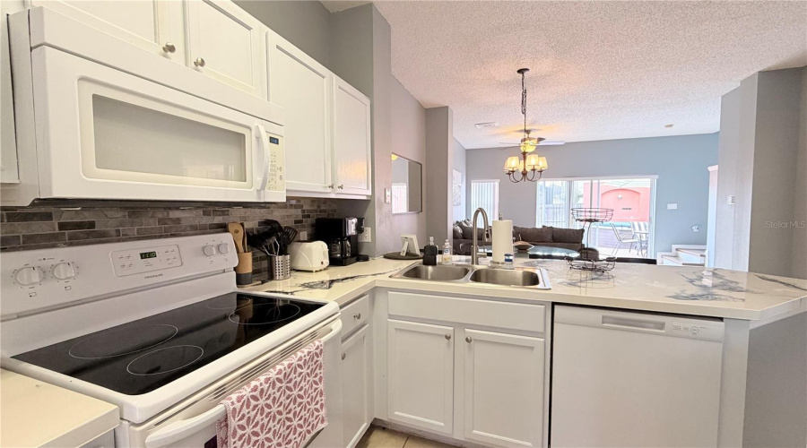 KISSIMMEE, Florida 34746, 3 Bedrooms Bedrooms, ,2 BathroomsBathrooms,Residential,For Sale,POMPANO BEACH DR,0,MFRO6405051