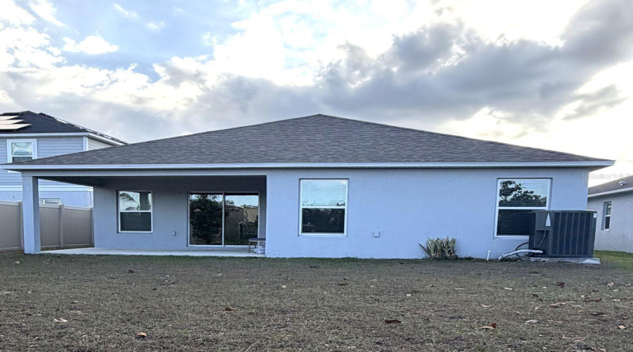 DAVENPORT, Florida 33896, 4 Bedrooms Bedrooms, ,2 BathroomsBathrooms,Residential,For Sale,OVERPOOL,0,MFRO6405048