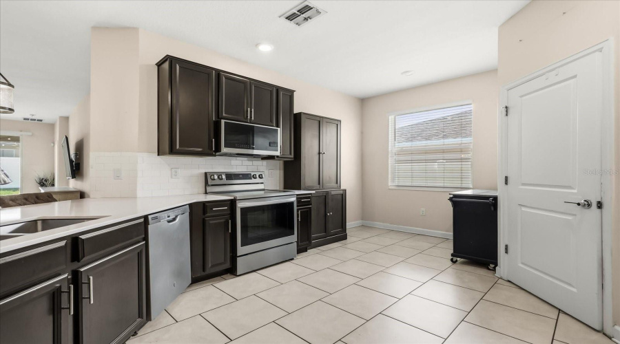 DAVENPORT, Florida 33837, 4 Bedrooms Bedrooms, ,3 BathroomsBathrooms,Residential,For Sale,TAFT,0,MFRTB8504421