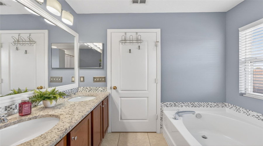 KISSIMMEE, Florida 34746, 3 Bedrooms Bedrooms, ,2 BathroomsBathrooms,Residential,For Sale,TRADEWINDS,0,MFRO6404548