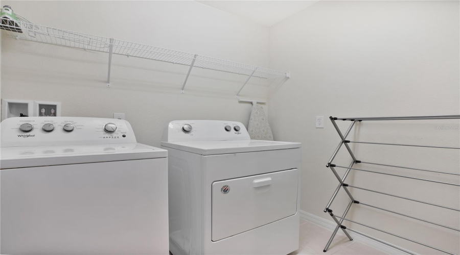 KISSIMMEE, Florida 34747, 5 Bedrooms Bedrooms, ,4 BathroomsBathrooms,Residential,For Sale,BENGAL,0,MFRO6404732