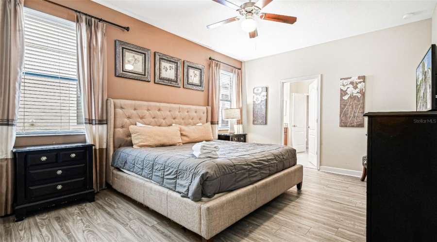 DAVENPORT, Florida 33896, 8 Bedrooms Bedrooms, ,5 BathroomsBathrooms,Residential,For Sale,SHADOW MOUNTAIN,0,MFRO6405241