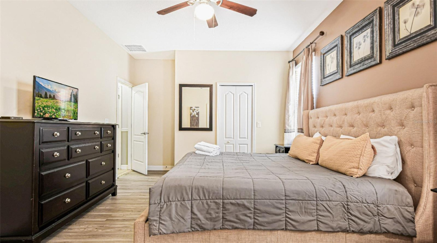 DAVENPORT, Florida 33896, 8 Bedrooms Bedrooms, ,5 BathroomsBathrooms,Residential,For Sale,SHADOW MOUNTAIN,0,MFRO6405241