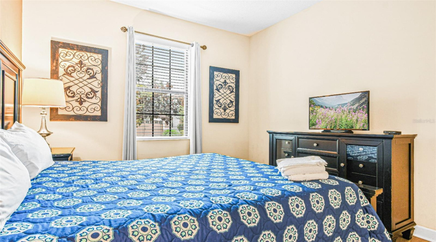 DAVENPORT, Florida 33896, 8 Bedrooms Bedrooms, ,5 BathroomsBathrooms,Residential,For Sale,SHADOW MOUNTAIN,0,MFRO6405241
