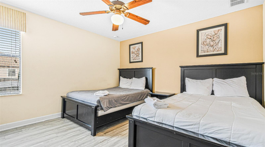 DAVENPORT, Florida 33896, 8 Bedrooms Bedrooms, ,5 BathroomsBathrooms,Residential,For Sale,SHADOW MOUNTAIN,0,MFRO6405241