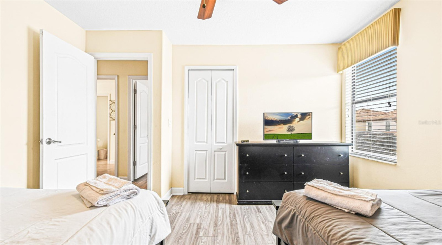 DAVENPORT, Florida 33896, 8 Bedrooms Bedrooms, ,5 BathroomsBathrooms,Residential,For Sale,SHADOW MOUNTAIN,0,MFRO6405241