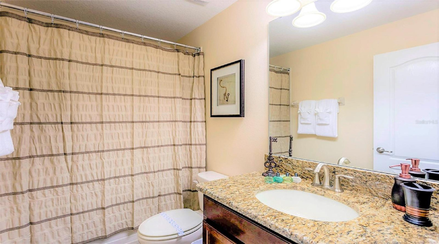 DAVENPORT, Florida 33896, 8 Bedrooms Bedrooms, ,5 BathroomsBathrooms,Residential,For Sale,SHADOW MOUNTAIN,0,MFRO6405241