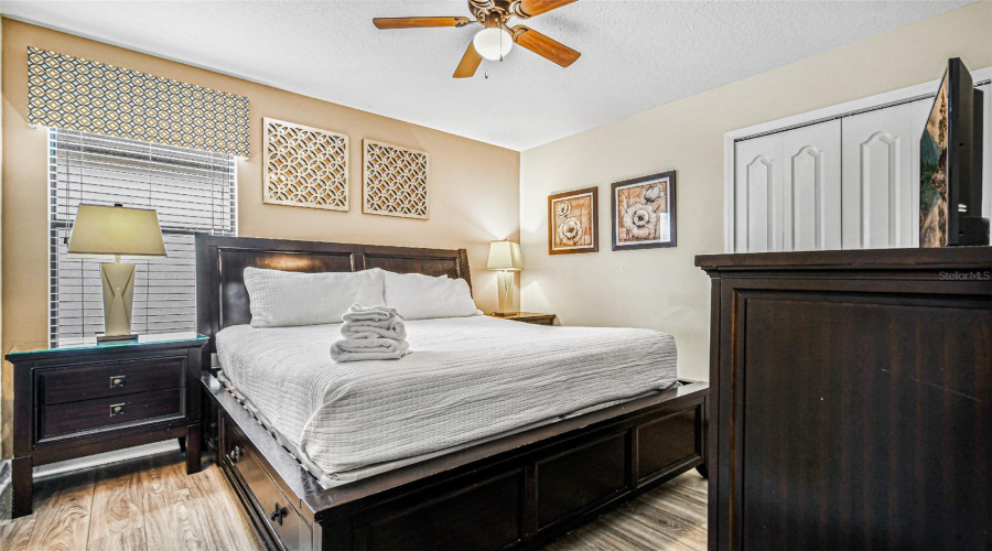 DAVENPORT, Florida 33896, 8 Bedrooms Bedrooms, ,5 BathroomsBathrooms,Residential,For Sale,SHADOW MOUNTAIN,0,MFRO6405241