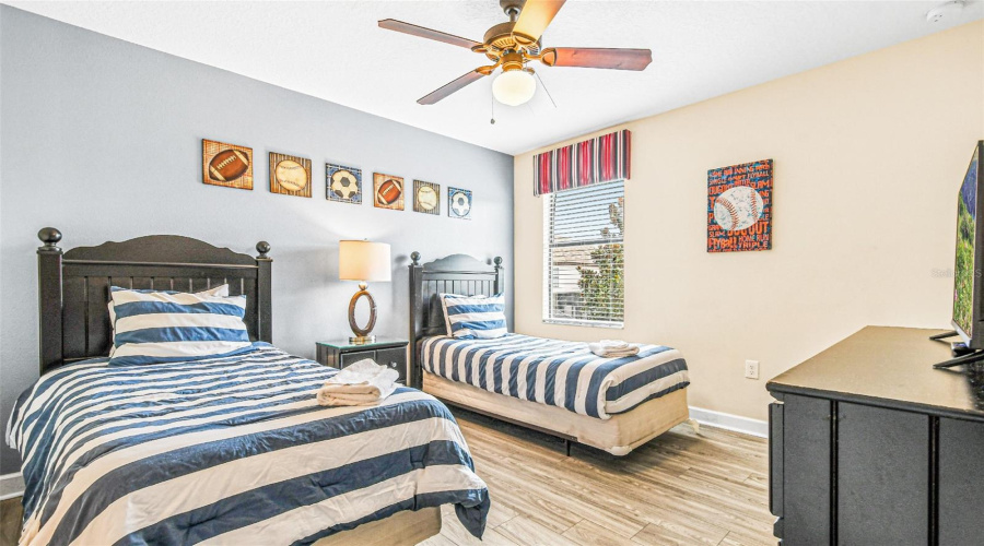 DAVENPORT, Florida 33896, 8 Bedrooms Bedrooms, ,5 BathroomsBathrooms,Residential,For Sale,SHADOW MOUNTAIN,0,MFRO6405241