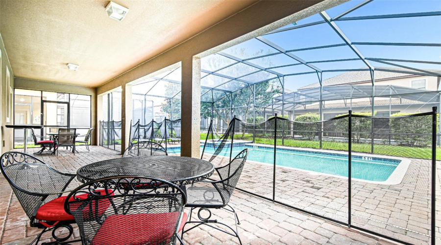DAVENPORT, Florida 33896, 8 Bedrooms Bedrooms, ,5 BathroomsBathrooms,Residential,For Sale,SHADOW MOUNTAIN,0,MFRO6405241