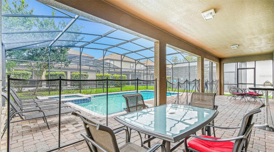 DAVENPORT, Florida 33896, 8 Bedrooms Bedrooms, ,5 BathroomsBathrooms,Residential,For Sale,SHADOW MOUNTAIN,0,MFRO6405241