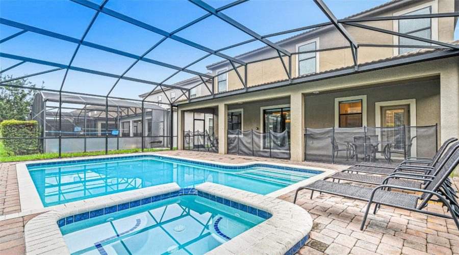 DAVENPORT, Florida 33896, 8 Bedrooms Bedrooms, ,5 BathroomsBathrooms,Residential,For Sale,SHADOW MOUNTAIN,0,MFRO6405241