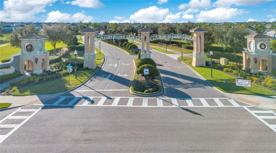 DAVENPORT, Florida 33896, 8 Bedrooms Bedrooms, ,5 BathroomsBathrooms,Residential,For Sale,SHADOW MOUNTAIN,0,MFRO6405241