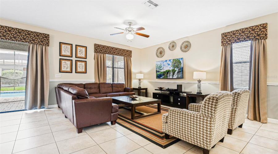 DAVENPORT, Florida 33896, 8 Bedrooms Bedrooms, ,5 BathroomsBathrooms,Residential,For Sale,SHADOW MOUNTAIN,0,MFRO6405241