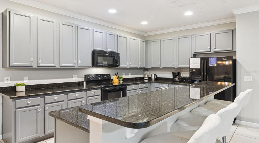 DAVENPORT, Florida 33837, 6 Bedrooms Bedrooms, ,5 BathroomsBathrooms,Residential,For Sale,ACORN,0,MFRS5149133