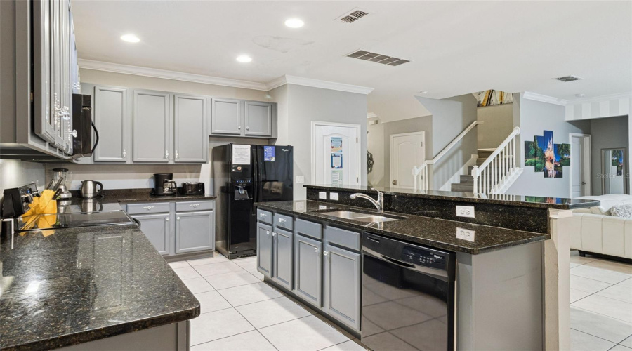 DAVENPORT, Florida 33837, 6 Bedrooms Bedrooms, ,5 BathroomsBathrooms,Residential,For Sale,ACORN,0,MFRS5149133
