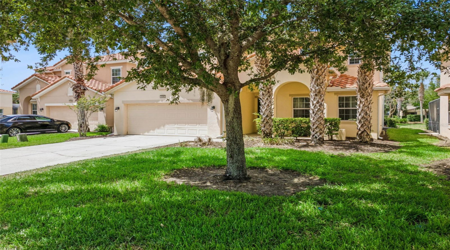 DAVENPORT, Florida 33837, 6 Bedrooms Bedrooms, ,5 BathroomsBathrooms,Residential,For Sale,ACORN,0,MFRS5149133