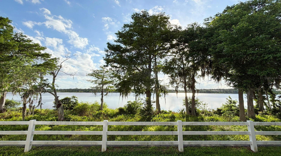ORLANDO, Florida 32836, 3 Bedrooms Bedrooms, ,2 BathroomsBathrooms,Residential,For Sale,FALLSGROVE,0,MFRS5149314