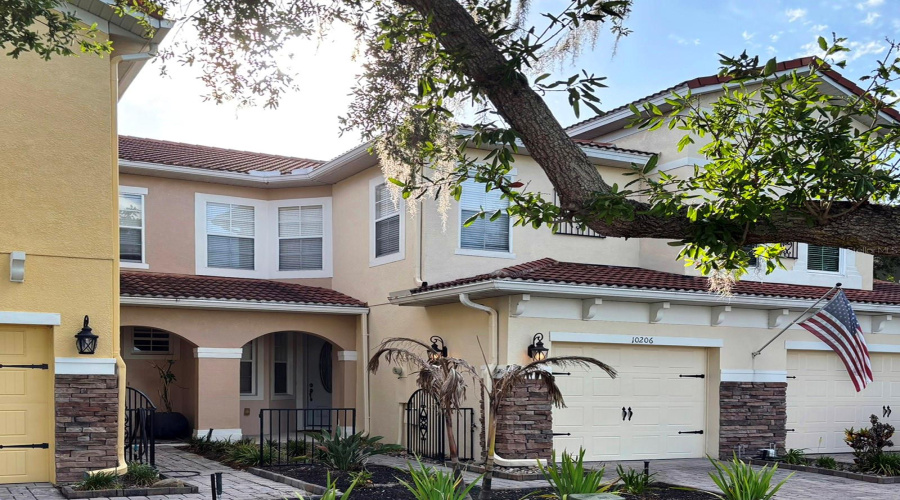 ORLANDO, Florida 32836, 3 Bedrooms Bedrooms, ,2 BathroomsBathrooms,Residential,For Sale,FALLSGROVE,0,MFRS5149314