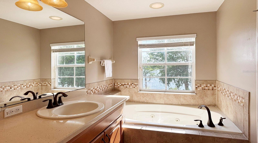 ORLANDO, Florida 32836, 3 Bedrooms Bedrooms, ,2 BathroomsBathrooms,Residential,For Sale,FALLSGROVE,0,MFRS5149314