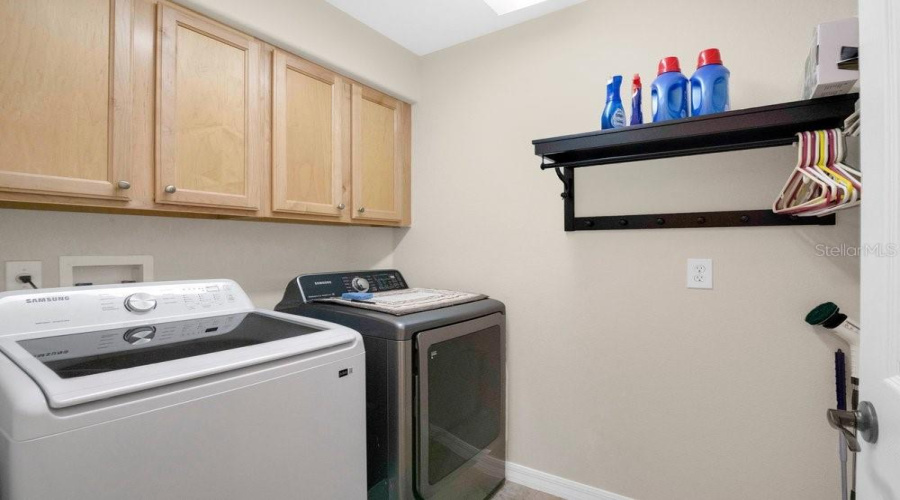 ORLANDO, Florida 32836, 3 Bedrooms Bedrooms, ,2 BathroomsBathrooms,Residential,For Sale,PECKY CYPRESS,0,MFRO6404360
