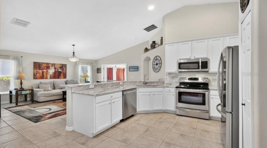 ORLANDO, Florida 32836, 3 Bedrooms Bedrooms, ,2 BathroomsBathrooms,Residential,For Sale,PECKY CYPRESS,0,MFRO6404360
