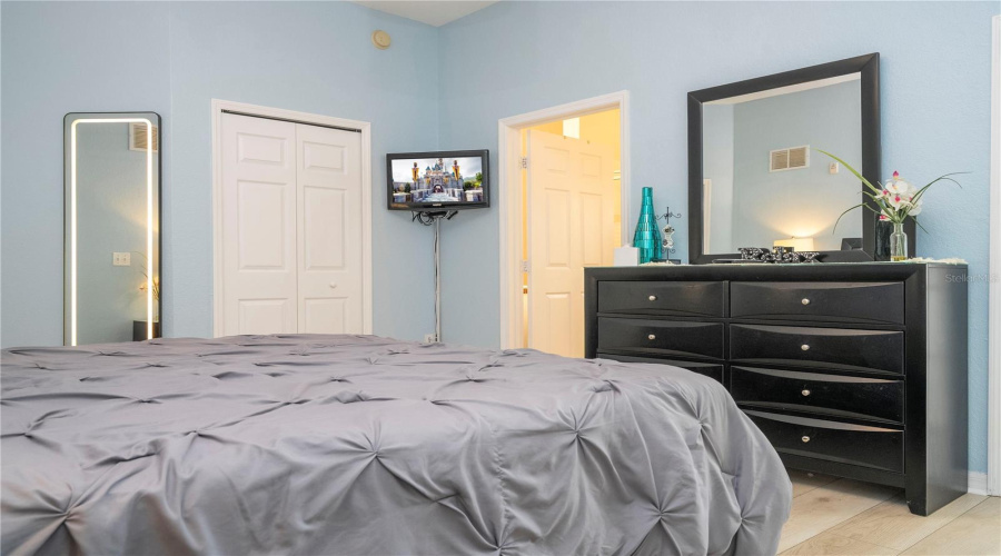 KISSIMMEE, Florida 34747, 2 Bedrooms Bedrooms, ,2 BathroomsBathrooms,Residential,For Sale,PIRATES RETREAT,0,MFRO6404877