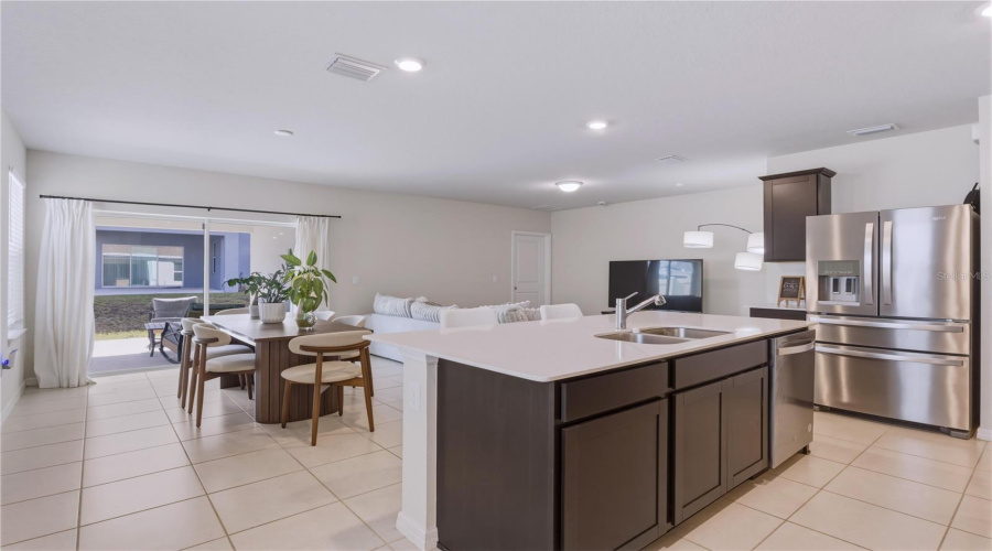 DAVENPORT, Florida 33837, 4 Bedrooms Bedrooms, ,2 BathroomsBathrooms,Residential,For Sale,WEAVER,0,MFRO6405059