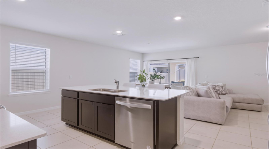 DAVENPORT, Florida 33837, 4 Bedrooms Bedrooms, ,2 BathroomsBathrooms,Residential,For Sale,WEAVER,0,MFRO6405059