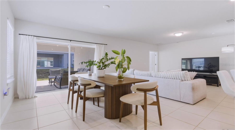 DAVENPORT, Florida 33837, 4 Bedrooms Bedrooms, ,2 BathroomsBathrooms,Residential,For Sale,WEAVER,0,MFRO6405059