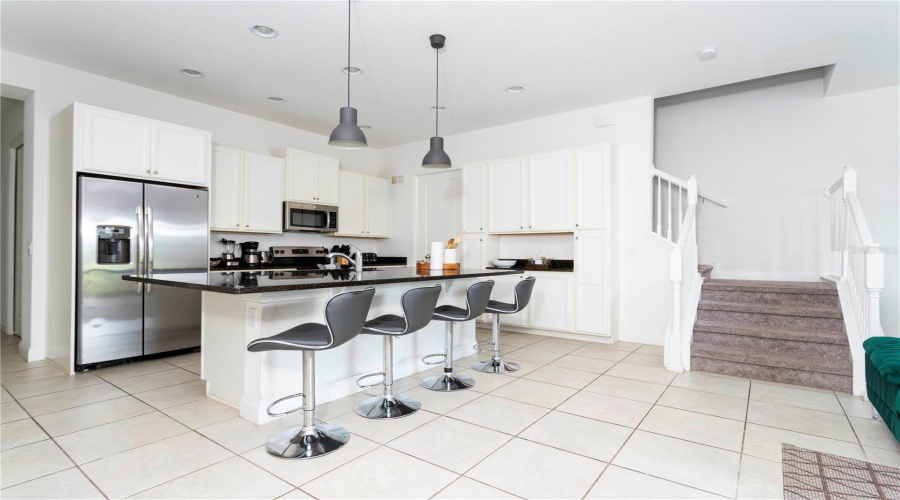 DAVENPORT, Florida 33896, 5 Bedrooms Bedrooms, ,4 BathroomsBathrooms,Residential,For Sale,CAPTIVA,0,MFRO6348209