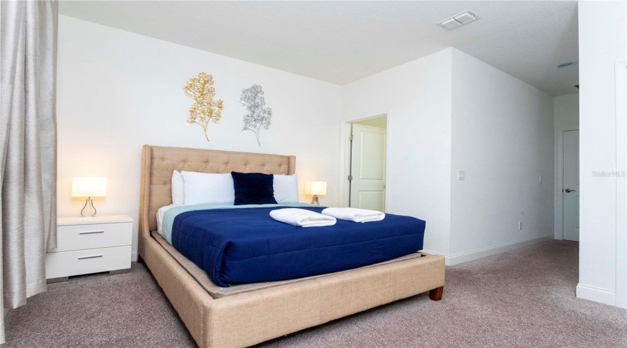 DAVENPORT, Florida 33896, 5 Bedrooms Bedrooms, ,4 BathroomsBathrooms,Residential,For Sale,CAPTIVA,0,MFRO6348209