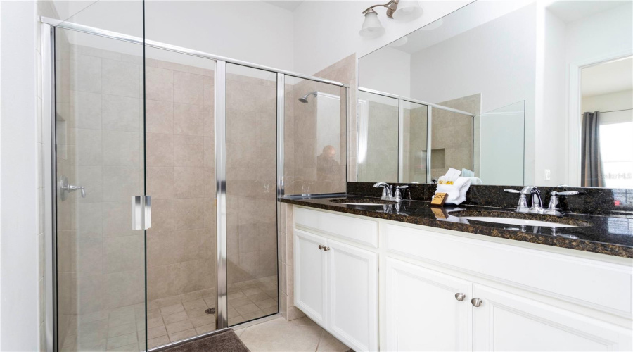 DAVENPORT, Florida 33896, 5 Bedrooms Bedrooms, ,4 BathroomsBathrooms,Residential,For Sale,CAPTIVA,0,MFRO6348209