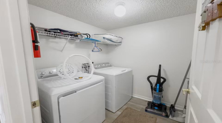 KISSIMMEE, Florida 34746, 3 Bedrooms Bedrooms, ,2 BathroomsBathrooms,Residential,For Sale,PARK TERRACE,0,MFRO6403973