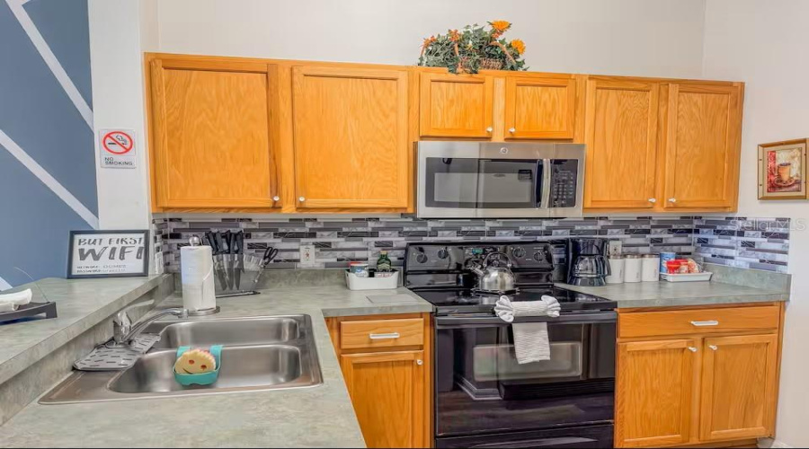 KISSIMMEE, Florida 34746, 3 Bedrooms Bedrooms, ,2 BathroomsBathrooms,Residential,For Sale,PARK TERRACE,0,MFRO6403973