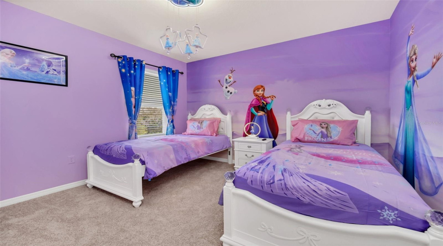 DAVENPORT, Florida 33837, 6 Bedrooms Bedrooms, ,5 BathroomsBathrooms,Residential,For Sale,OAKMOSS,0,MFRO6367564