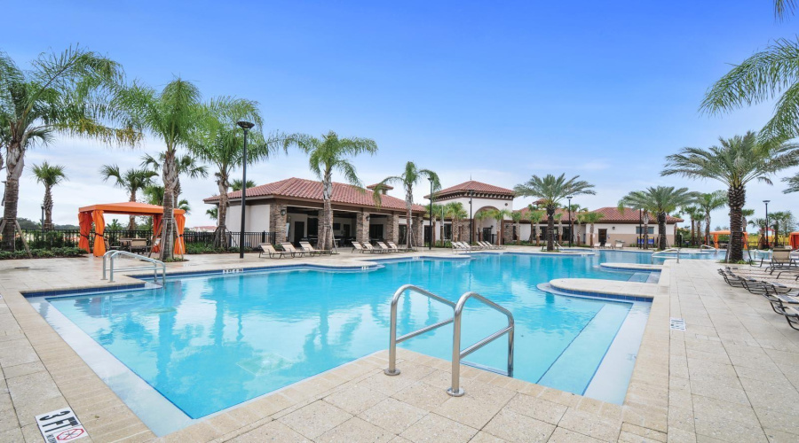 DAVENPORT, Florida 33837, 6 Bedrooms Bedrooms, ,5 BathroomsBathrooms,Residential,For Sale,OAKMOSS,0,MFRO6367564